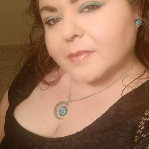 Meet your Posher, Dinora